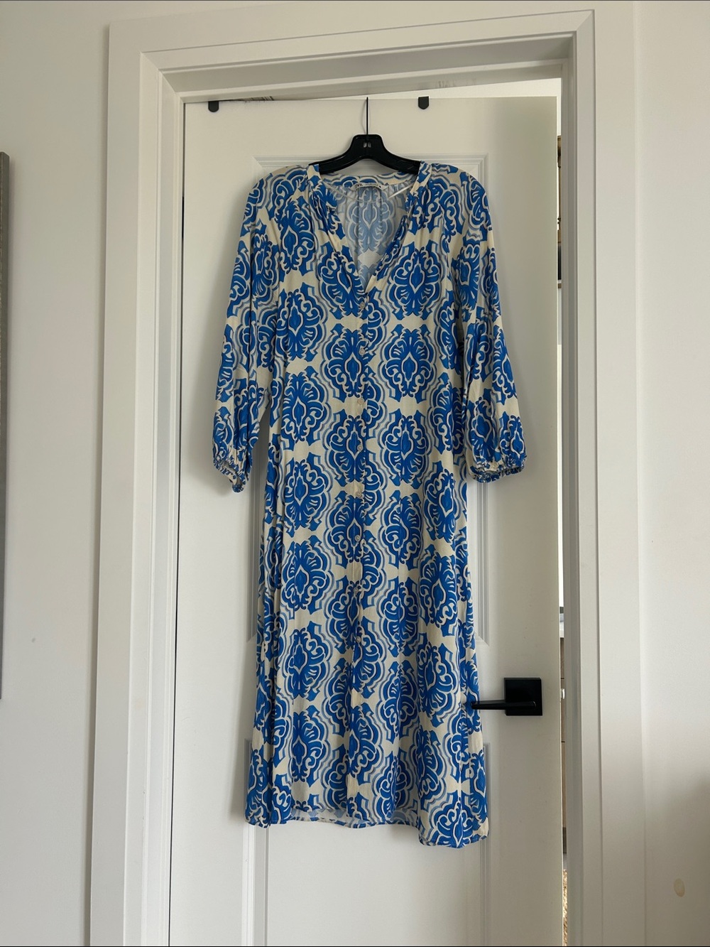 Zara Blue and Cream Patterned V-Neck Midi Dress